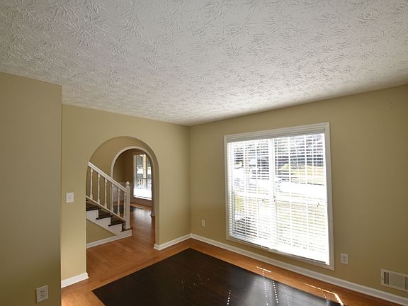5th image of 7194 Monterey Ave