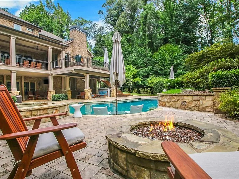 5265 Peachtree Dunwoody Rd — Photo 27
