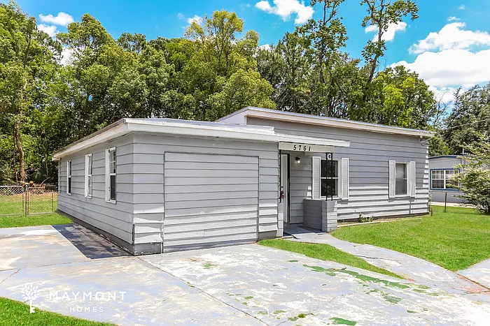 3 bed, 2.0 bath, 1258 sqft, $1,295 — Photo 3
