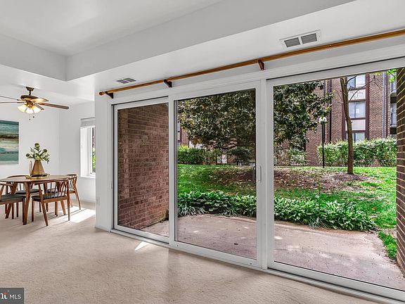 5th image of 9702 Kingsbridge Dr APT 3