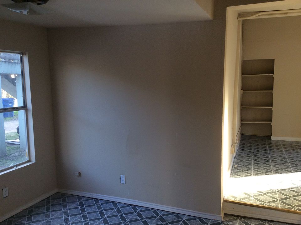 2nd image of 501 E Carson St APT 1