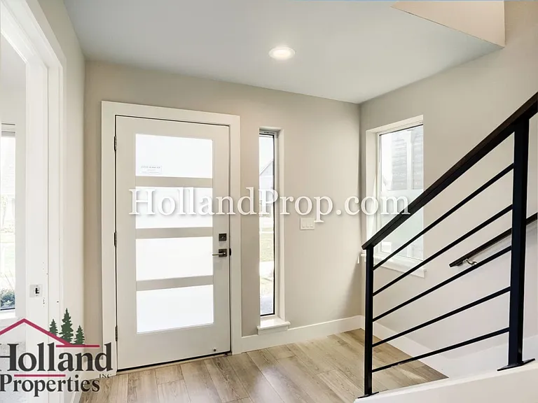 7450 SE Lago St — Photo 4