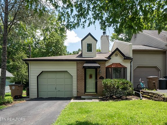 2nd image of 7607 Chatham Cir