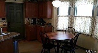 4th image of 179 Kingsbury Ct
