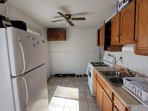 3rd image of 1449 E Harry Ave