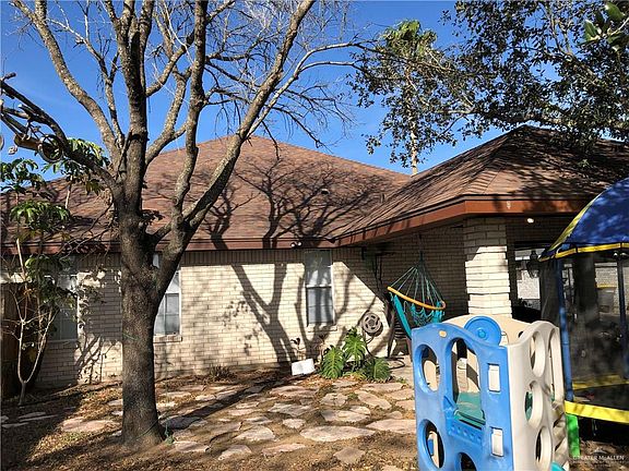 3rd image of 1300 Hickory St