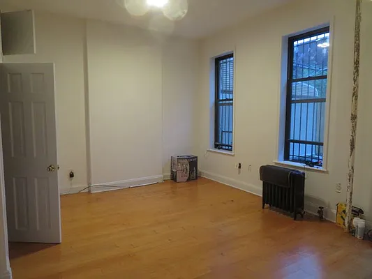 Rented by Space Real Estate | media 32