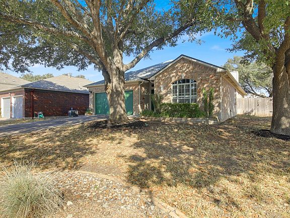 2nd image of 1030 Disraeli Cir