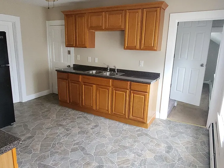 12 R Prospect St #2 — Photo 6