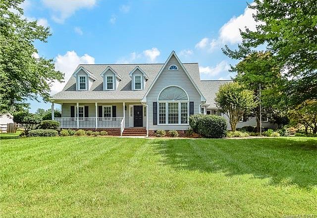 1st image of 157 Turnberry Ln