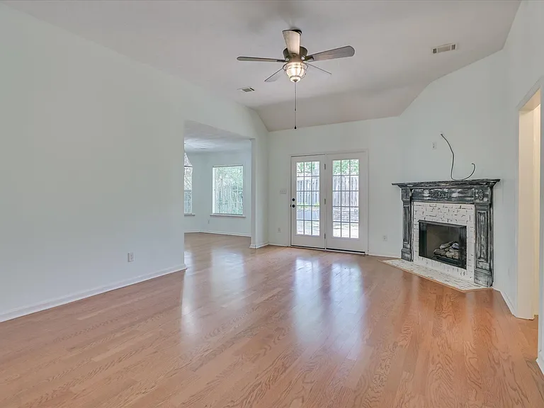 2037 Magnolia Pkwy — Photo 7