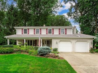 22868 Vine Ct, Rocky River, OH