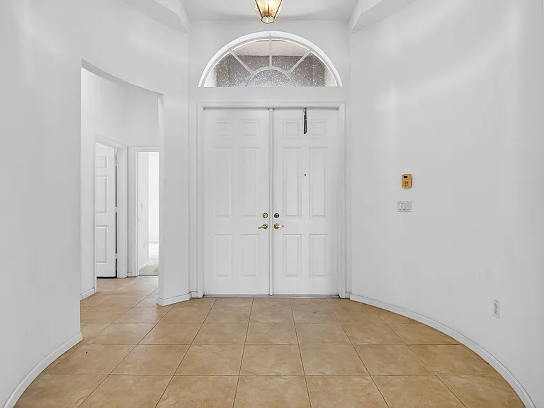 2431 Westmont Dr — Photo 6