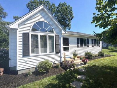 86 Peaked Rock Rd, South Kingstown, RI, 02879