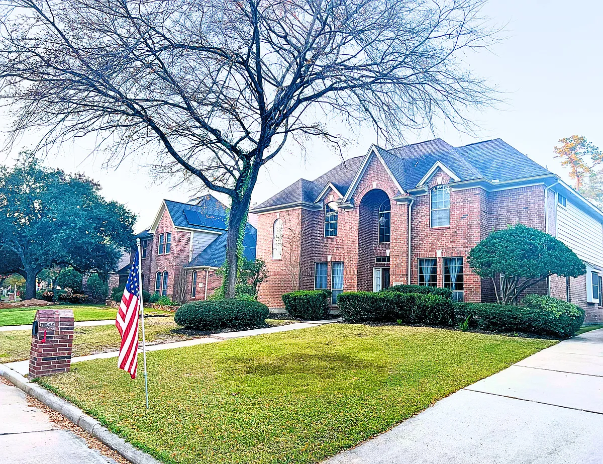 Building Photo - 20110 Forest Dr