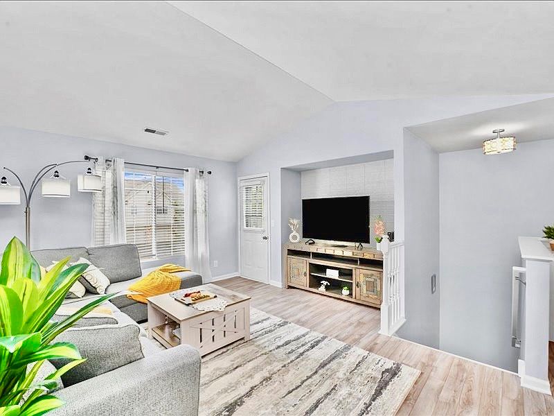 1st image of 7206 Mabels Way