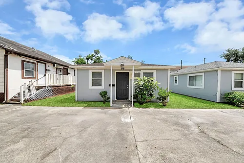 3910 Hoffman St #3 Photo 1