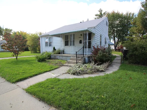 28889 Hillview St, Roseville, MI 48066