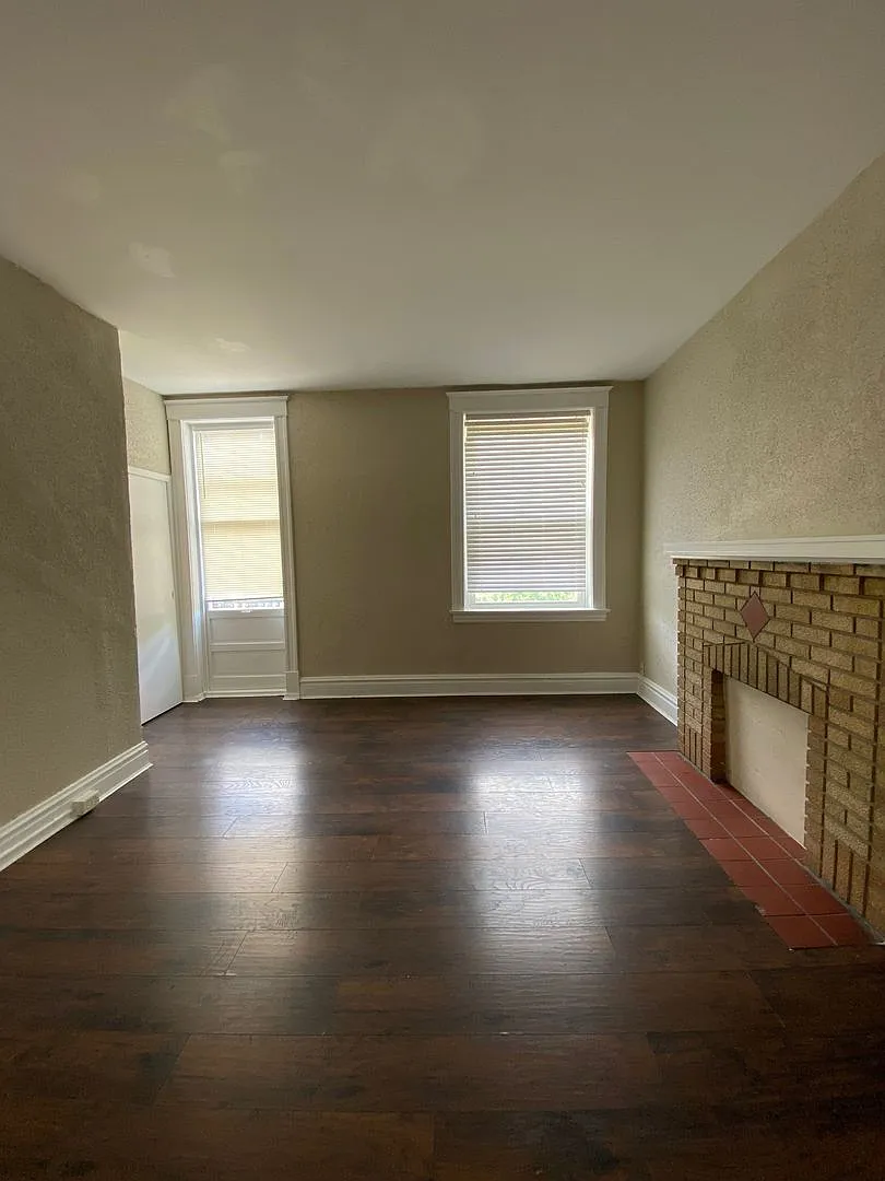 Spacious 4 Bed 2 Bath House! — Photo 3