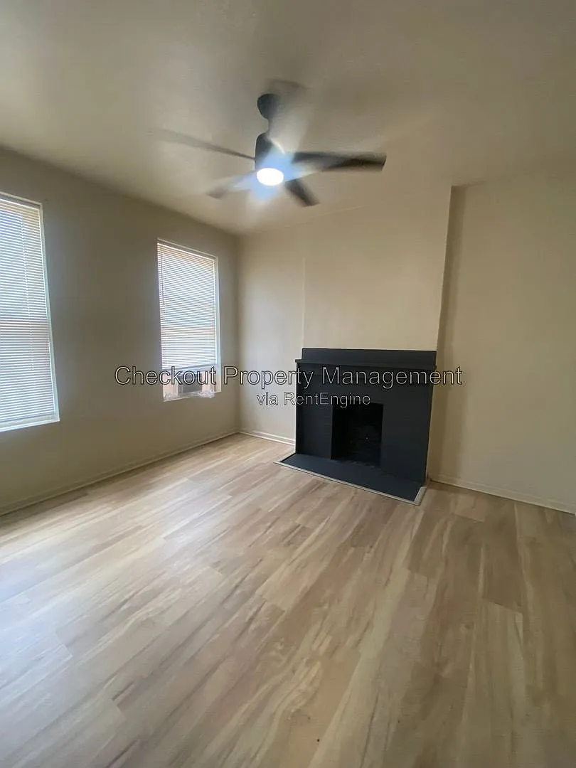 3 bed, 1.0 bath, $1,095 — Photo 3