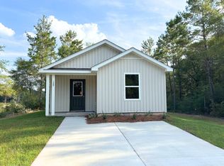 189 W Violet Ln, Defuniak Springs, FL 32433