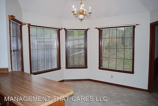 4th image of 122 Rhonda Cir E
