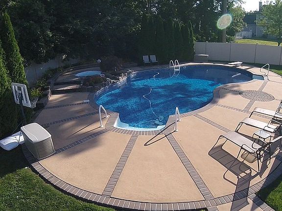 4th image of 222 Brittany Ln