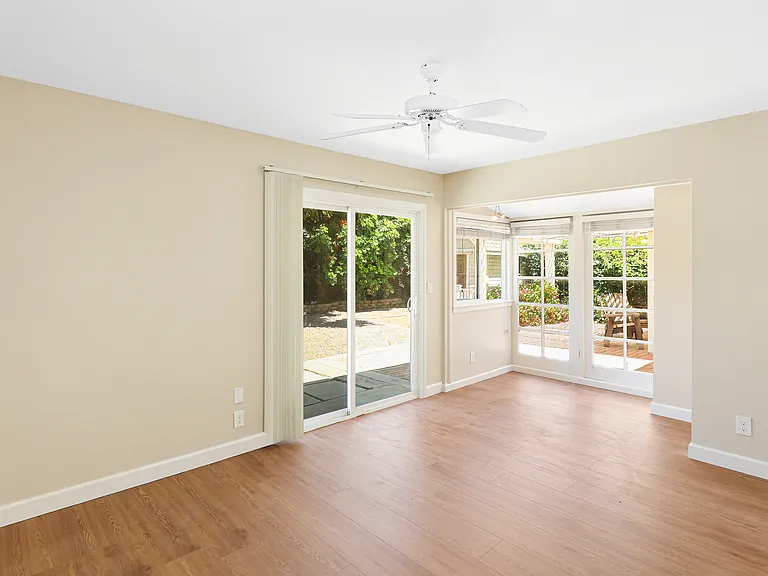 352 S Pine St — Photo 19