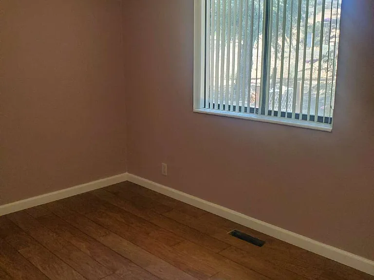 2125 Brenda Way — Photo 8