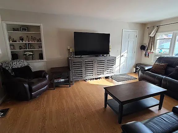 2 bed, 1080 sqft, $2,700 — Photo 4