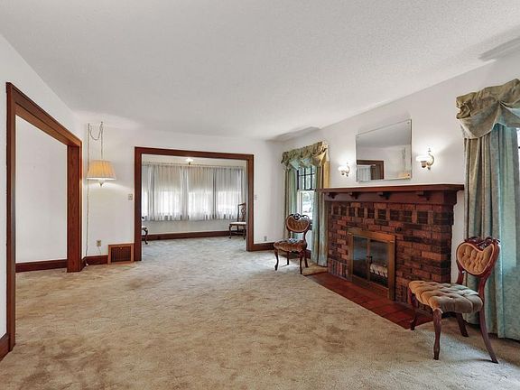 4th image of 4253 Fremont Ave N