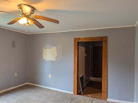 3rd image of 617 W Oak St