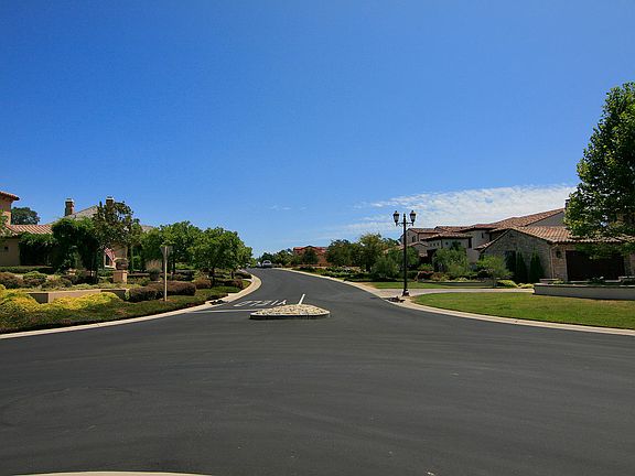 5th image of 3444 Vista De Madera