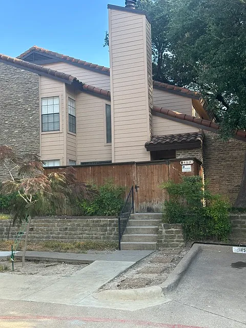 2 bed, 1356 sqft, $1,950 — Photo 4