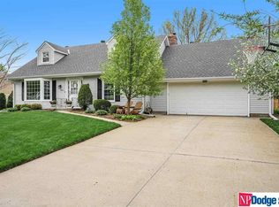 9821 Hartman Ave, Omaha, NE 68134