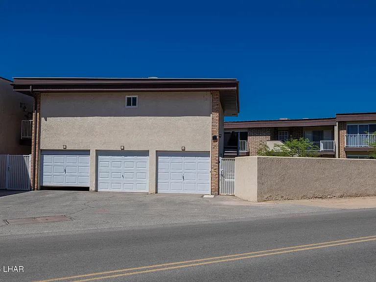9170 Riverside Dr #24 — Photo 31