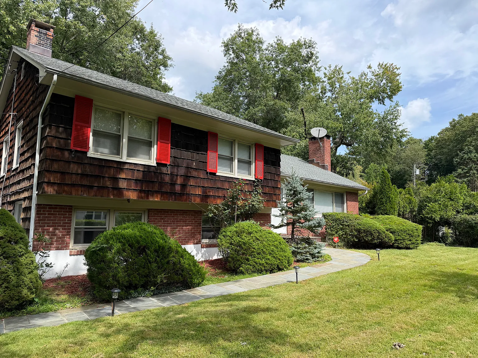 4 bed, 1800 sqft, $7,000 — Photo 1