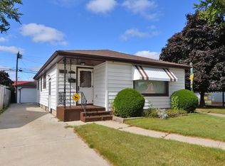 2228 Shoop St, Racine, WI 53404