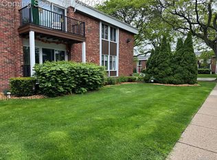 29446 Bobrich St, Livonia, MI 48152