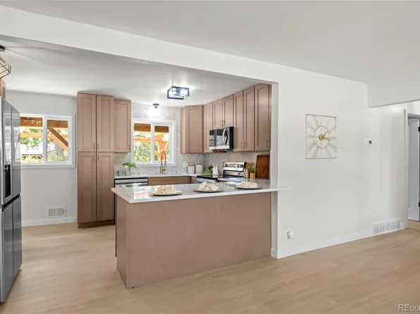 980 E Briarwood Circle, Centennial, CO 80122