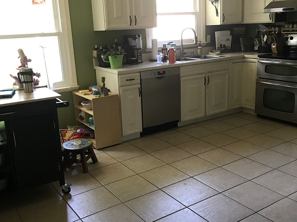 2nd image of 1002 Chatterton Dr