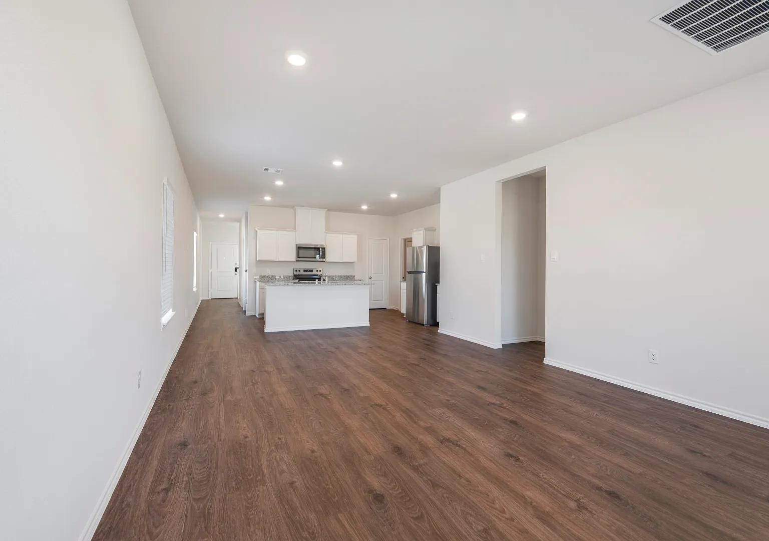 1549 Woodlake Drive — Photo 1