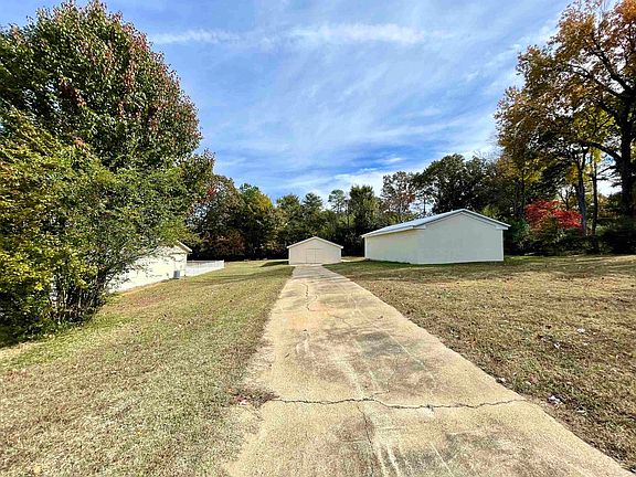 4th image of 4100 Renee Dr