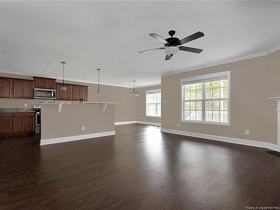 4th image of 50 William Bethune Ct