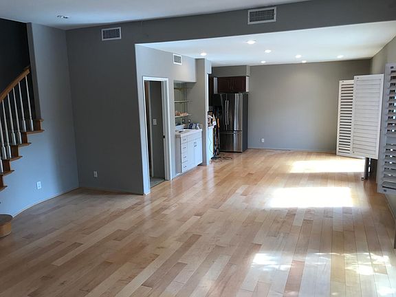 5th image of 10655 Bloomfield St