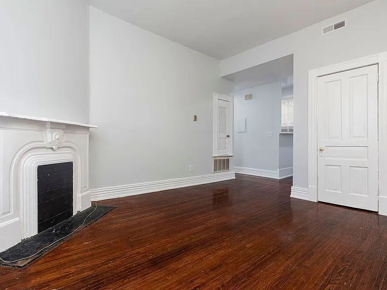 1406 S. 1st Street — Photo 13