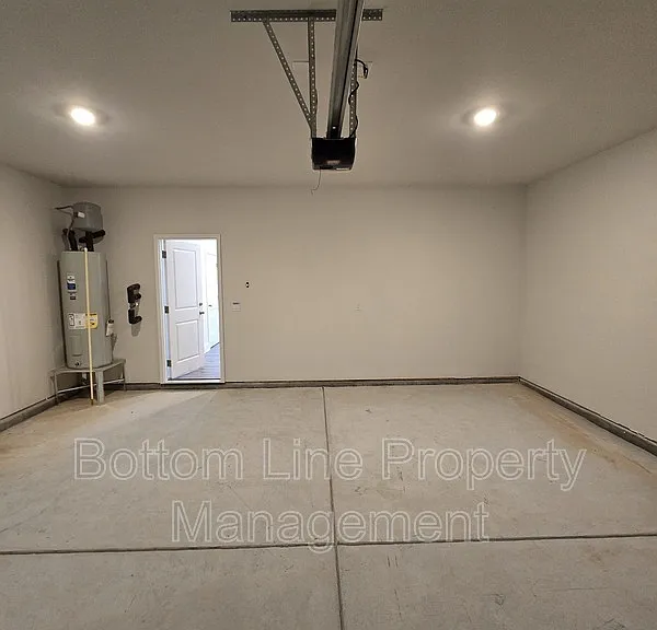 1010 Whistling Pl — Photo 15