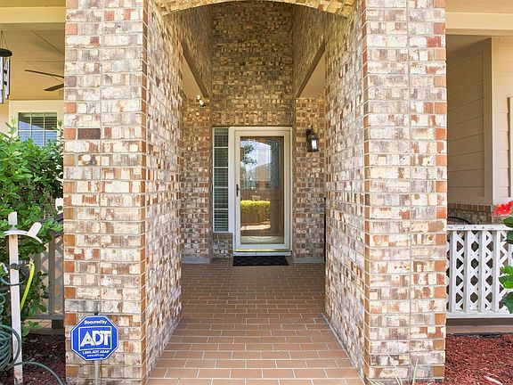 3rd image of 15214 Walden Park Ct
