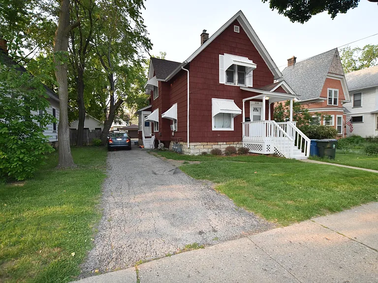 338 Marion Ave #2 — Photo 2