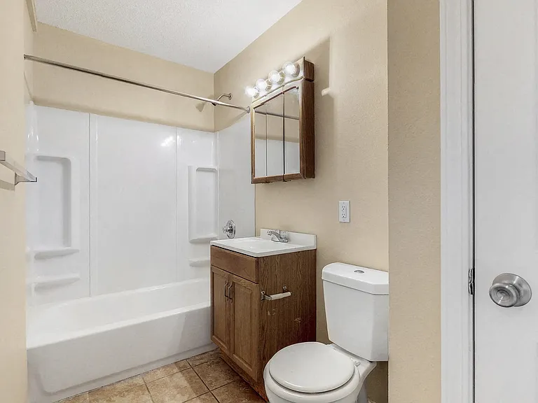 Oak Valley Apartments — Photo 68